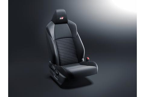 専用スポーティシート（GRロゴ付）／シート表皮（AIRNUBUCK®＋合成皮革）