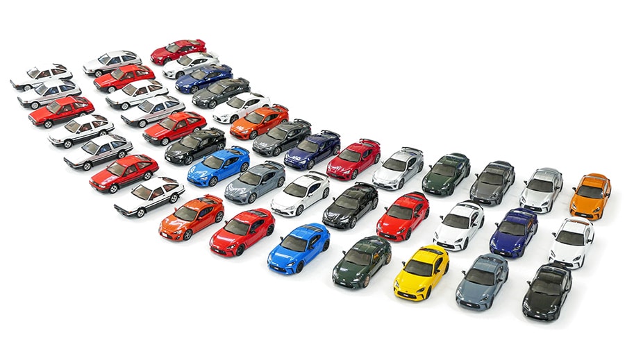 モデルカー（1/43）スプリンター トレノ（AE86）、カローラ レビン（AE86）、TOYOTA 86（前・後期型）、GR86 ＊画像は開発中のイメージです