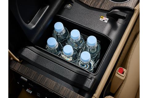 クールボックス（使用イメージ）（ZX・ハイブリッド車）