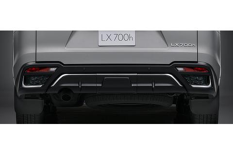 “F SPORT”リヤロアグリル（メッシュタイプ） “F SPORT”リヤロアバンパーモール（サテンメッキ）
