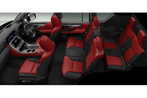 “F SPORT”フレアレッド