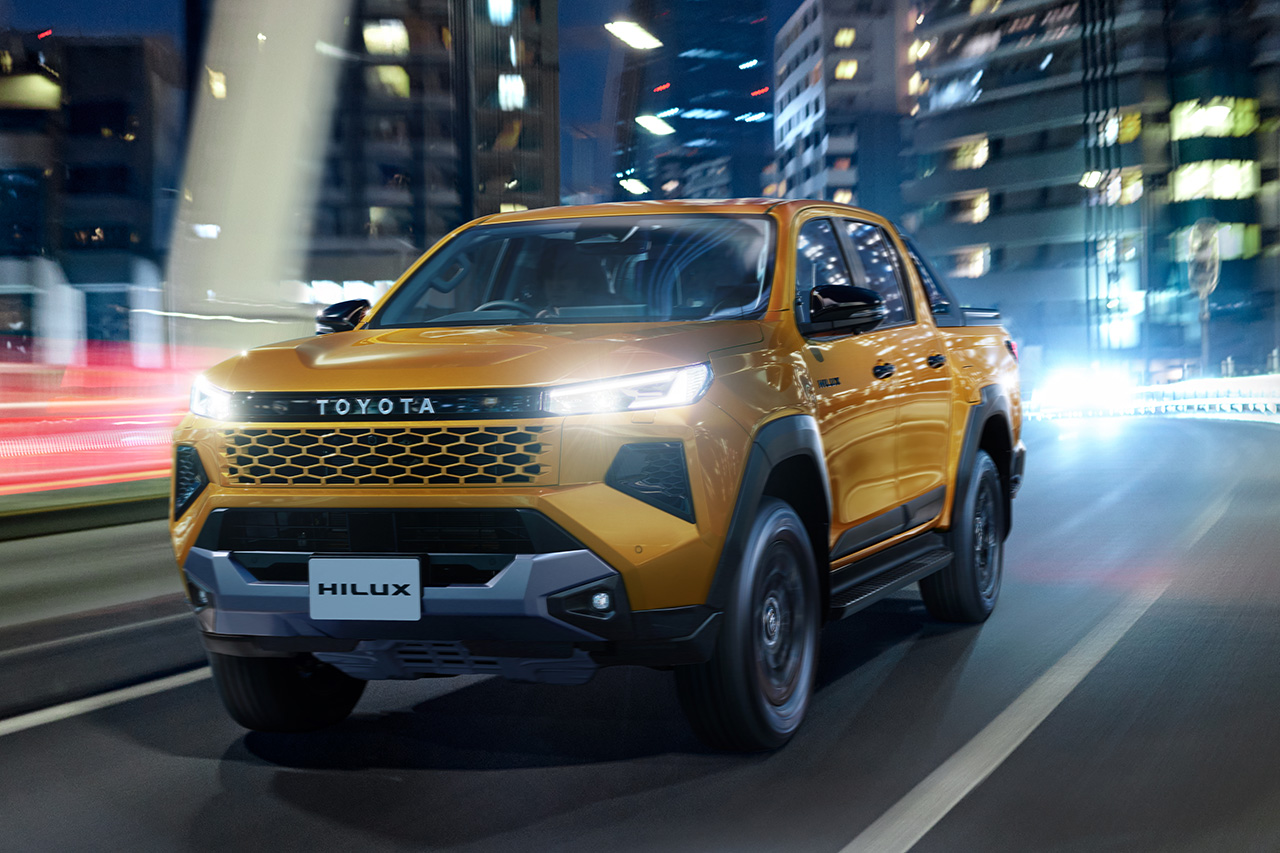 Toyota Launches New Hilux in Japan