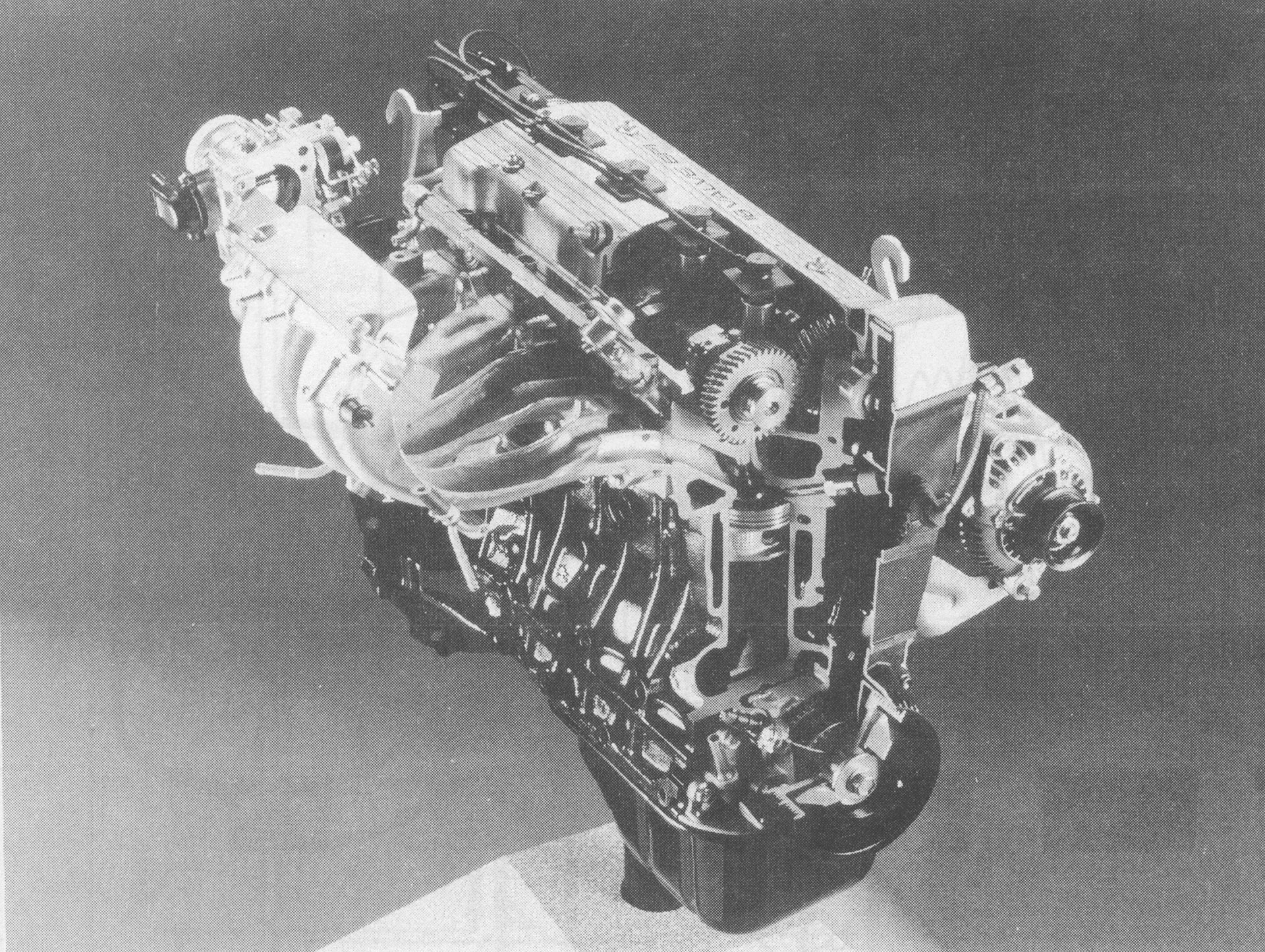 Next-generation lean-burn engine (cut-away model)