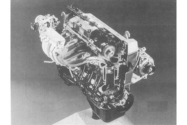 Next-generation lean-burn engine (cut-away model)