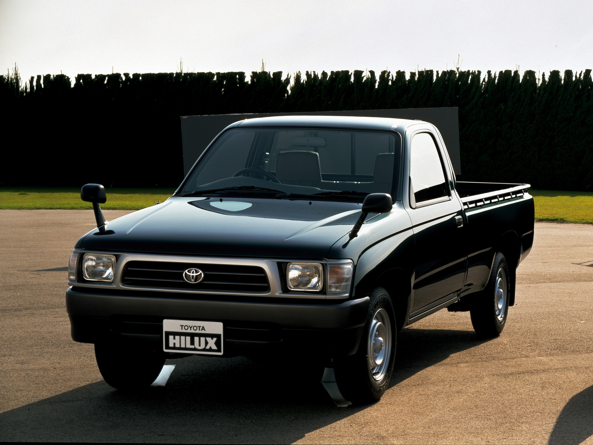 トヨタ、ハイラックスピックアップをフルモデルチェンジ | トヨタ