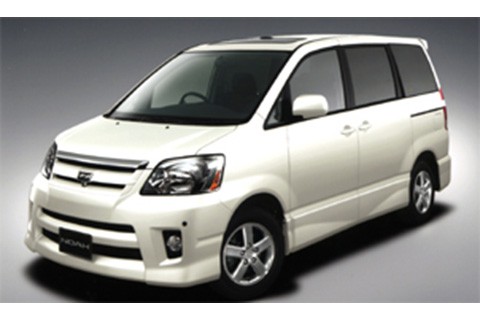 ノア S＜オプション装着車＞