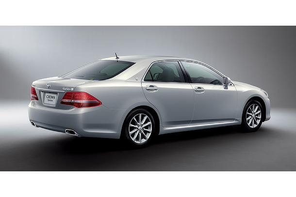 Crown 3.0 Royal Saloon G