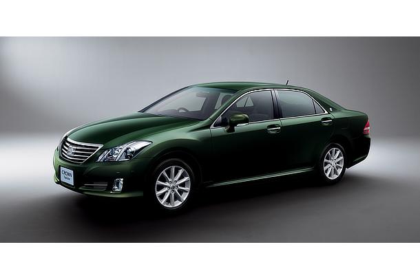 Crown 3.0 Royal Saloon i-Four
