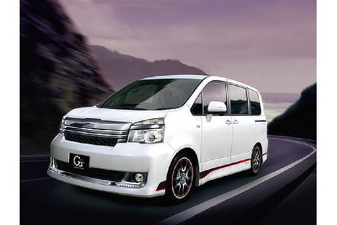 ヴォクシー　ZS“G's Version EDGE”(ホワイトパールクリスタルシャイン)　＜オプション装着車＞