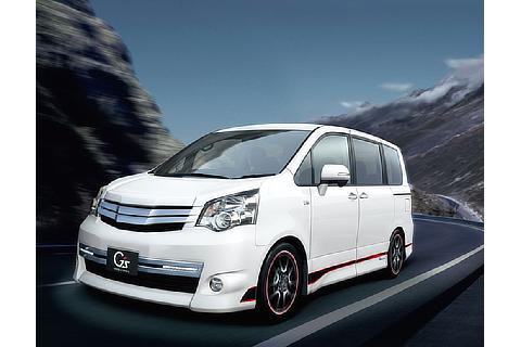 ノア　Si“G's Version EDGE”(ホワイトパールクリスタルシャイン)＜オプション装着車＞