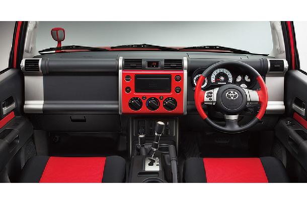 TOYOTA、FJクルーザーに新パッケージを追加 | トヨタ
