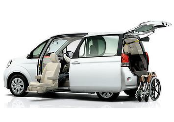 新型ポルテ　助手席リフトアップシート車