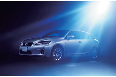 CT200h 特別仕様車“Creative Textile Interior”（プラチナムシルバーメタリック）