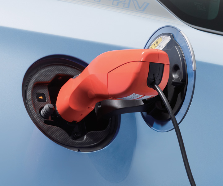 プリウスPHV ヴィークルパワーコネクター使用時