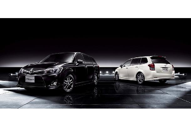 左 ： 特別仕様車1.5G“AEROTOURER・W×B”2WD（ブラックマイカ）＜オプション装着車＞ 右 ： 特別仕様車1.8S“AEROTOURER・W×B”2WD（ホワイトパールクリスタルシャイン）＜オプション装着車＞