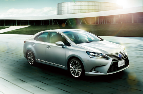 HS250h&ldquo;version L&rdquo;(プラチナムシルバーメタリック)<オプション装着車>