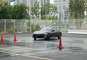 ライドワン広場の設置（先行完成済）