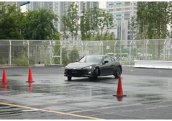 ライドワン広場