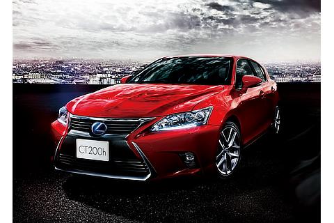 CT200h“version L”（マダーレッド）