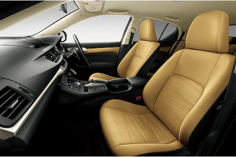 CT200h“version C” サンドゴールド（オーナメントパネル ： ブラック）