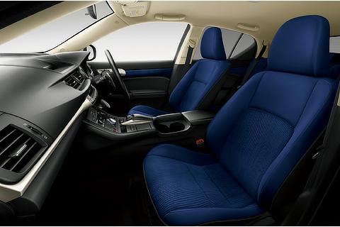 CT200h“version C” オーシャンブルー（オーナメントパネル ： ブラック）