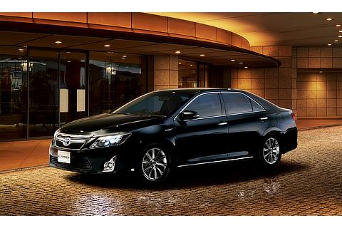 特別仕様車ハイブリッド“Gパッケージ・PREMIUM BLACK”（アティチュードブラックマイカ）＜オプション装着車＞