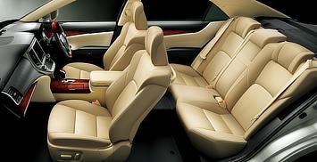 クラウン マジェスタ(内装色：フラクセン)＜オプション装着車＞