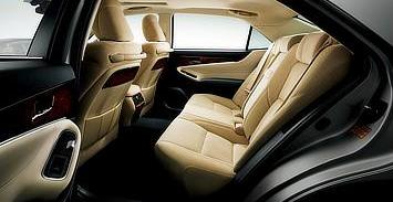 クラウン マジェスタ(内装色：フラクセン)＜オプション装着車＞