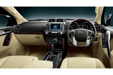 TZ-G（内装色 ： フラクセン）＜オプション装着車＞