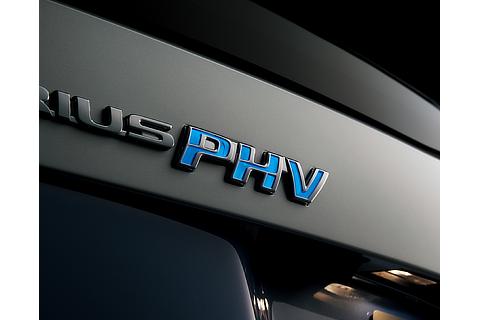 LEDイルミネーション付リヤエンブレム（車名）