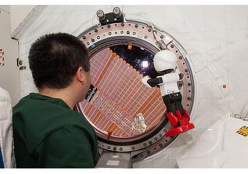 『KIROBO』と若田光一宇宙飛行士、ISSで会話