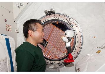 『KIROBO』と若田光一宇宙飛行士、ISSで会話