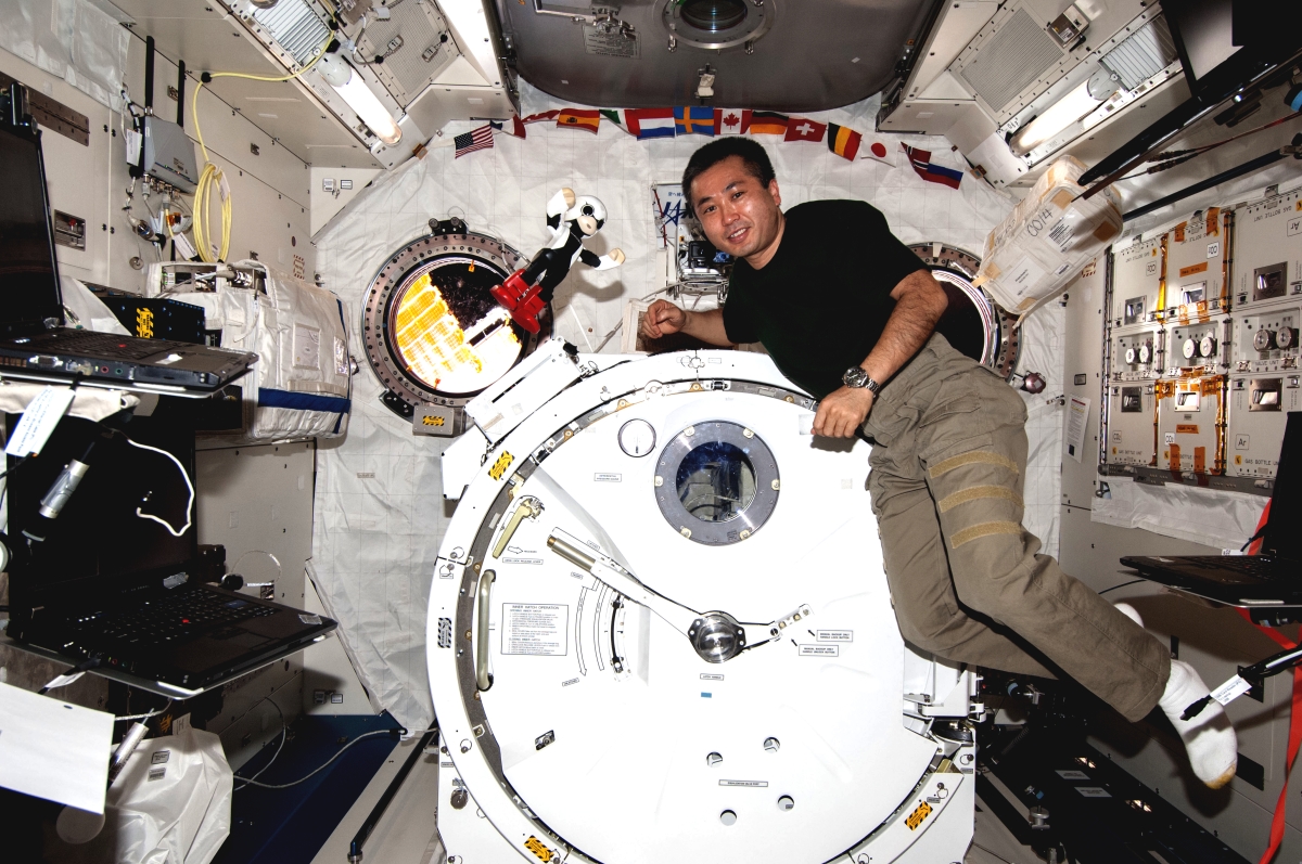 Kirobo and Commander Wakata on board the ISS