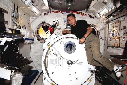 Kirobo and Commander Wakata on board the ISS