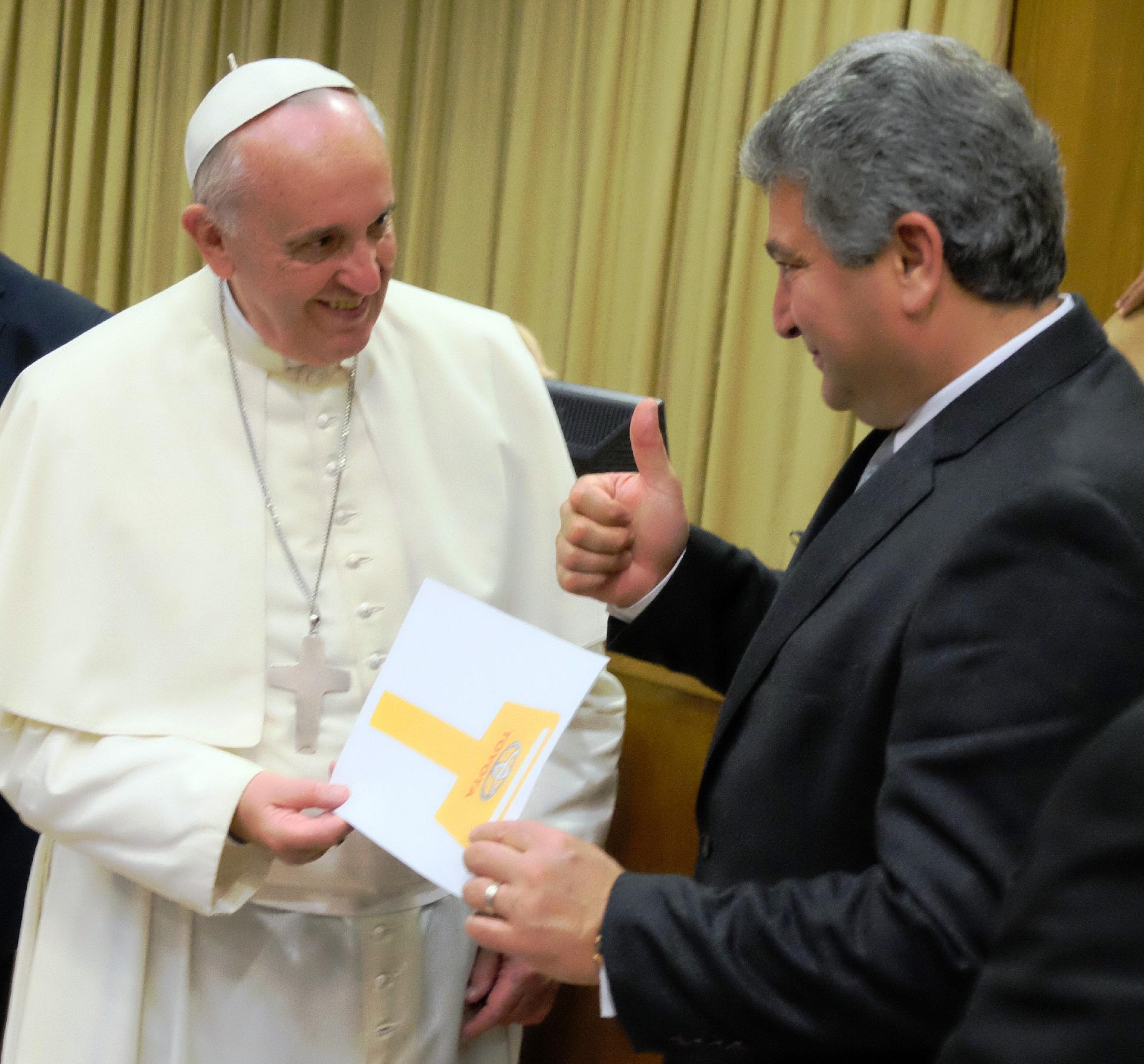 Pope Francis and Toyota Motor Corporation Regional CEO for Latin America and the Caribbean Steve St. Angelo
