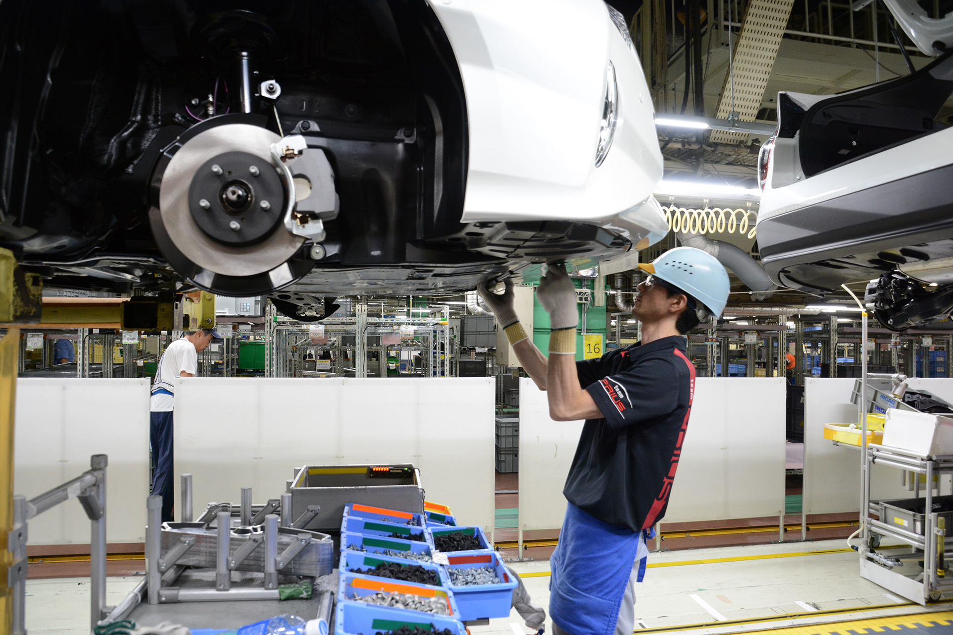 [Tsutsumi plant] Prius assembly line