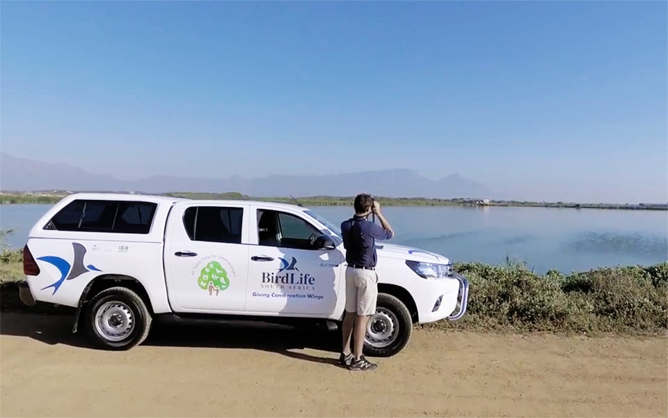 Hilux Open the Ways to Support Conservation